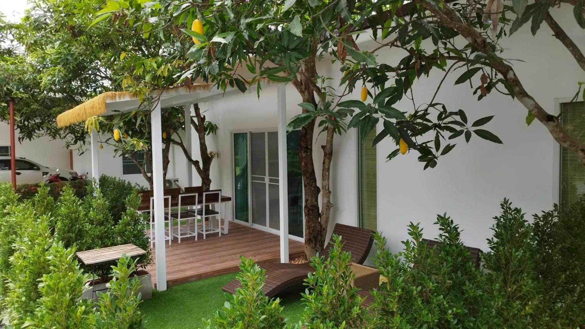 La Villa De Madame Su Chiang Mai Bagian luar foto