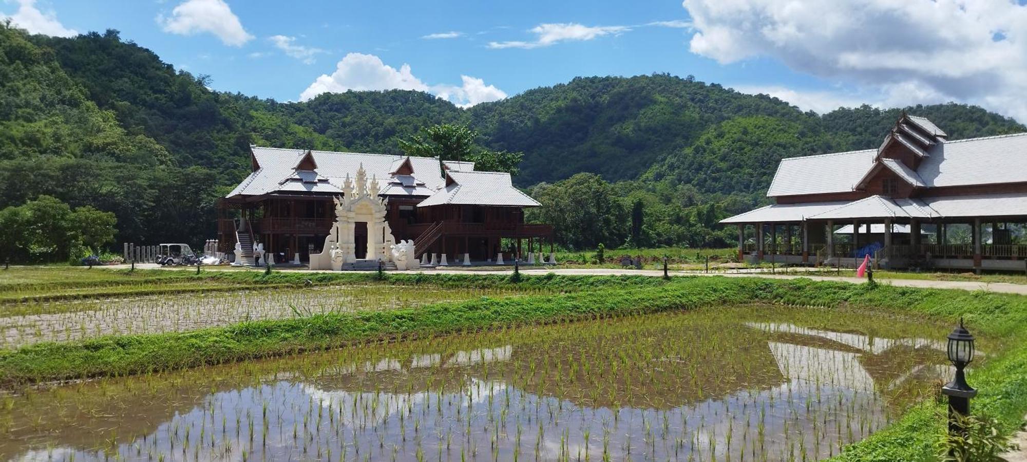 La Villa De Madame Su Chiang Mai Bagian luar foto