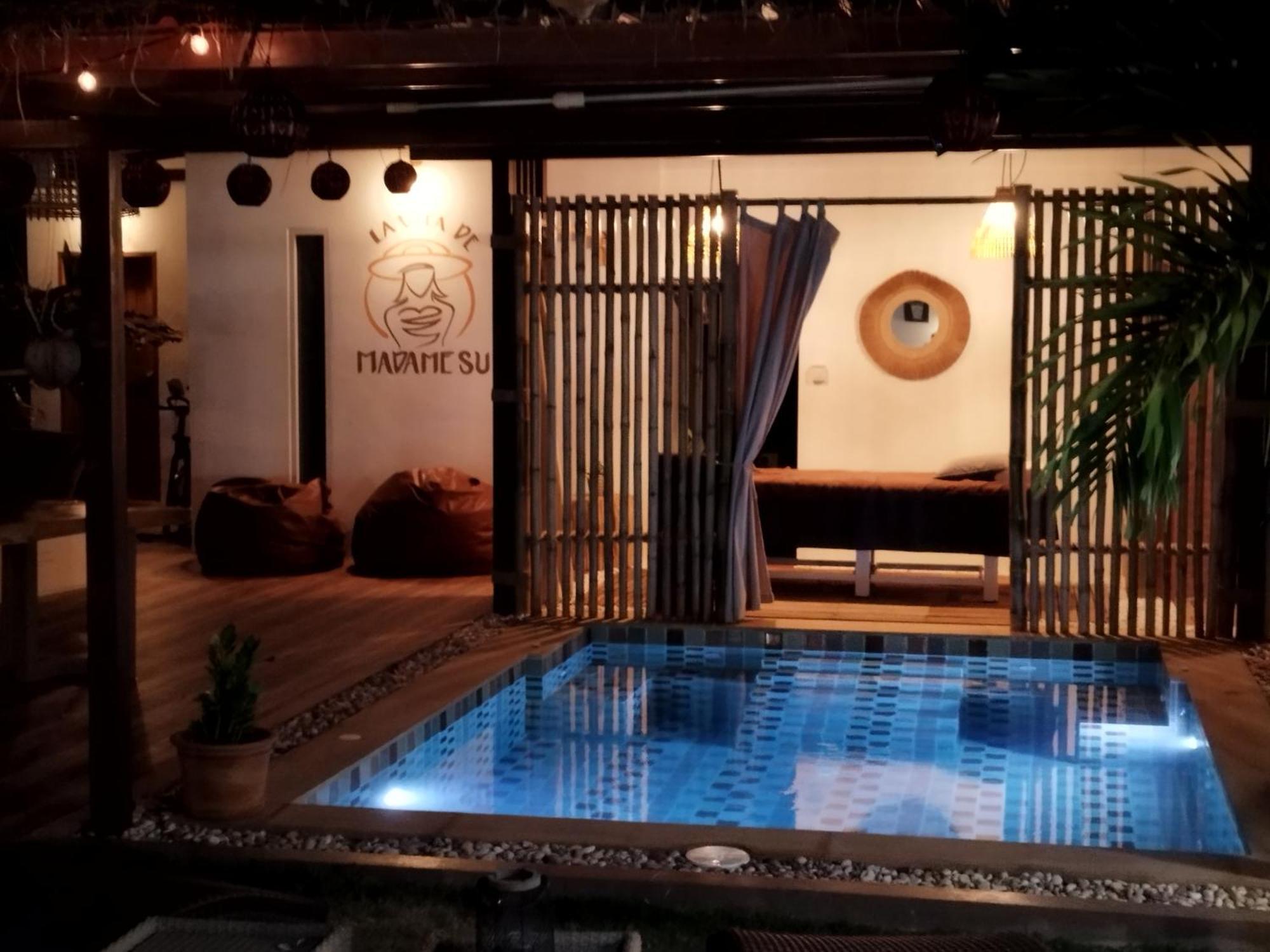 La Villa De Madame Su Chiang Mai Bagian luar foto